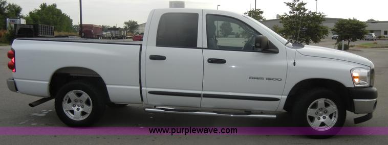 image for item D4402 2007 Dodge Ram 1500 Quad Cab pickup truck
