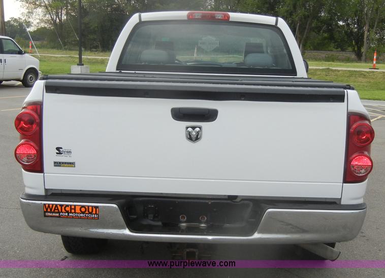 image for item D4402 2007 Dodge Ram 1500 Quad Cab pickup truck