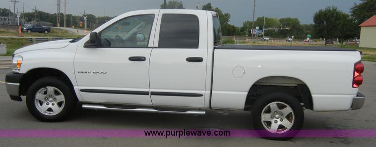 image for item D4402 2007 Dodge Ram 1500 Quad Cab pickup truck