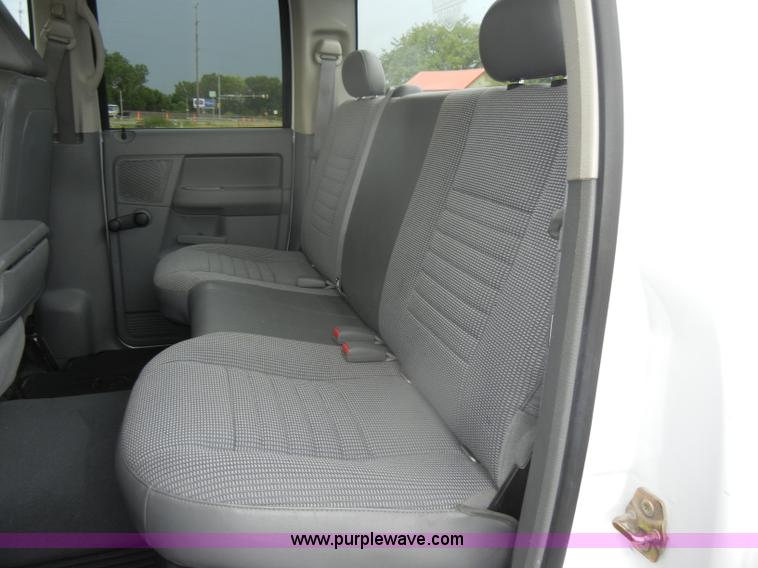 image for item D4402 2007 Dodge Ram 1500 Quad Cab pickup truck