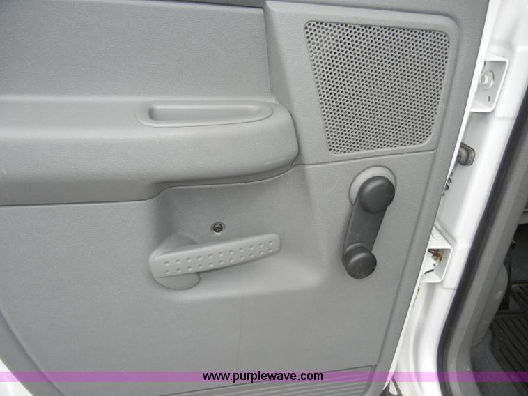 image for item D4402 2007 Dodge Ram 1500 Quad Cab pickup truck