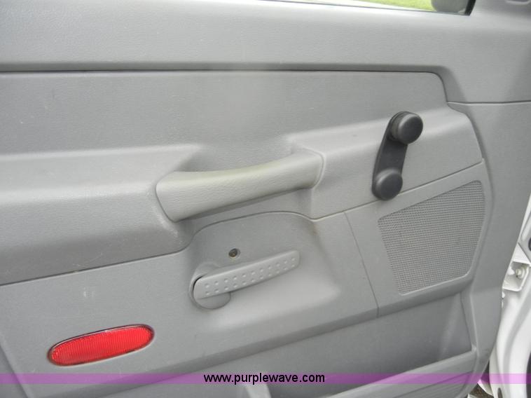 image for item D4402 2007 Dodge Ram 1500 Quad Cab pickup truck