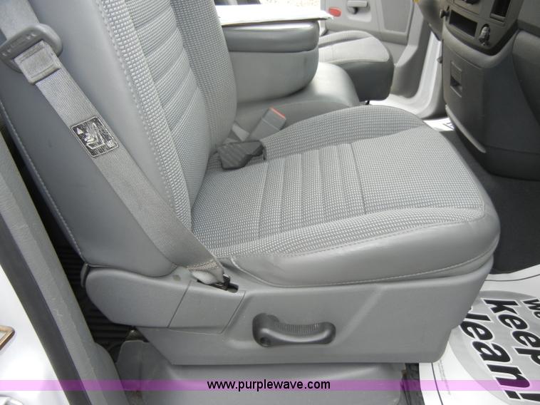 image for item D4402 2007 Dodge Ram 1500 Quad Cab pickup truck