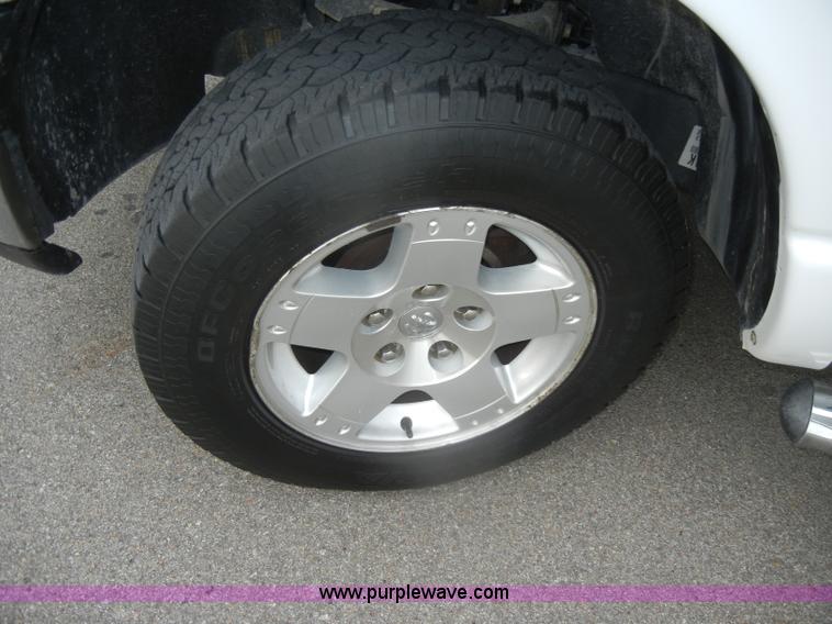 image for item D4402 2007 Dodge Ram 1500 Quad Cab pickup truck