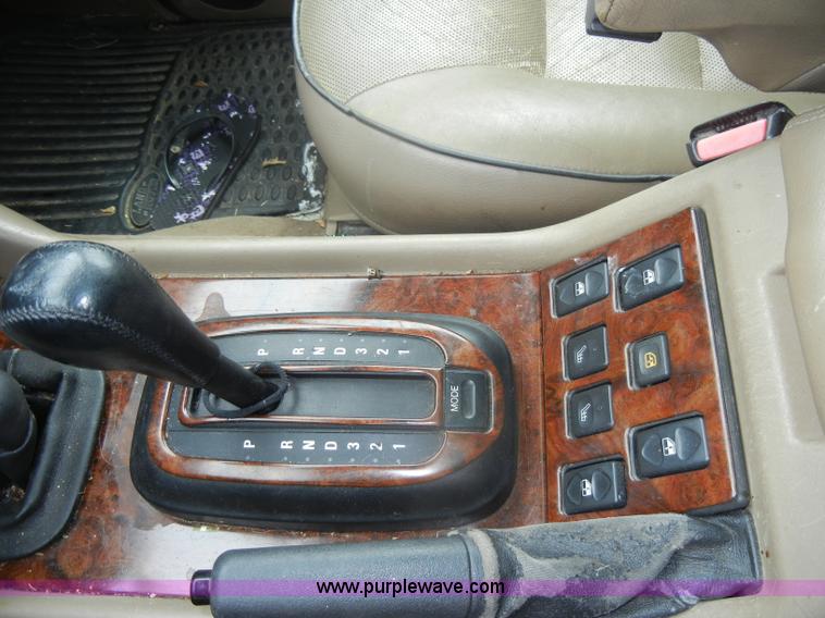 image for item D4403 1999 Land Rover Discovery Series II SUV