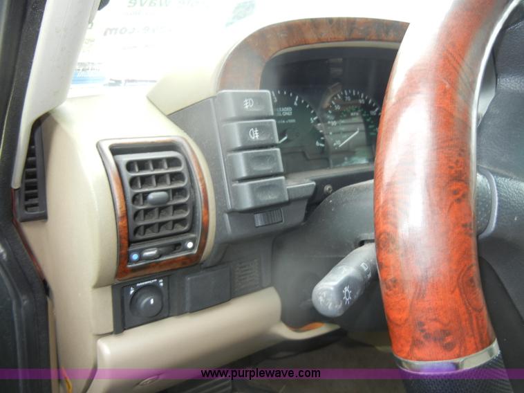 image for item D4403 1999 Land Rover Discovery Series II SUV