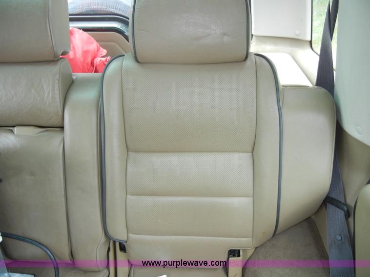 image for item D4403 1999 Land Rover Discovery Series II SUV