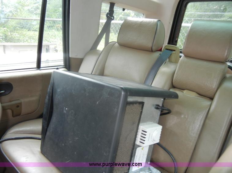 image for item D4403 1999 Land Rover Discovery Series II SUV