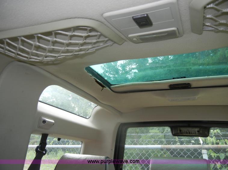 image for item D4403 1999 Land Rover Discovery Series II SUV