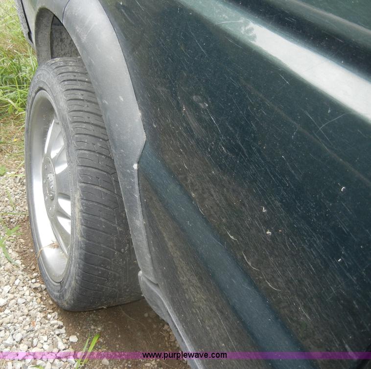 image for item D4403 1999 Land Rover Discovery Series II SUV