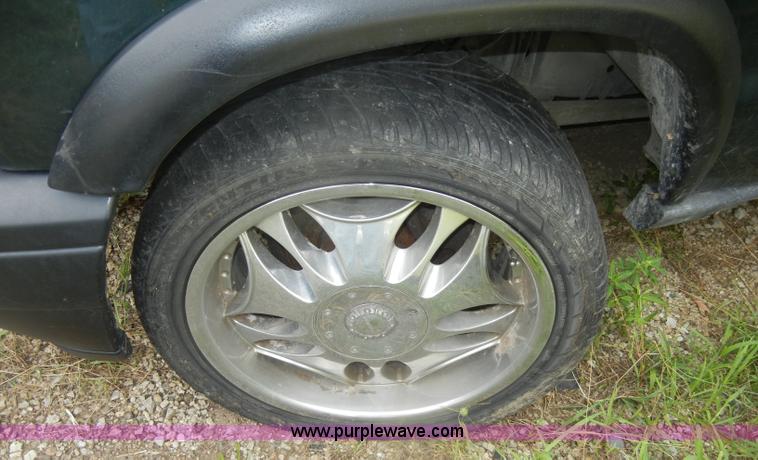 image for item D4403 1999 Land Rover Discovery Series II SUV