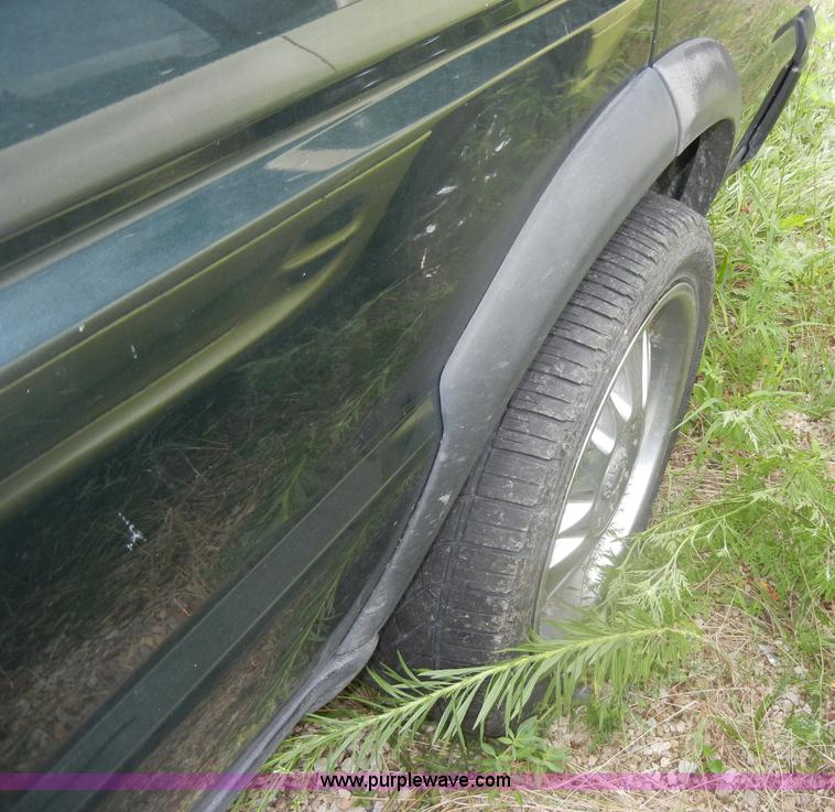 image for item D4403 1999 Land Rover Discovery Series II SUV