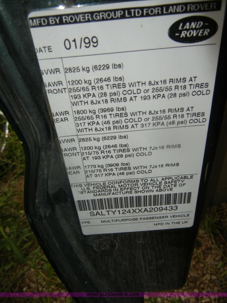 image for item D4403 1999 Land Rover Discovery Series II SUV