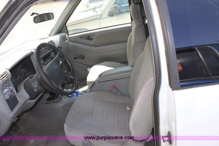 image for item D5123 1997 GMC Jimmy SL SUV