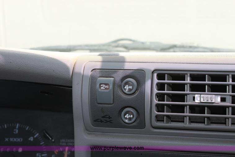 image for item D5123 1997 GMC Jimmy SL SUV