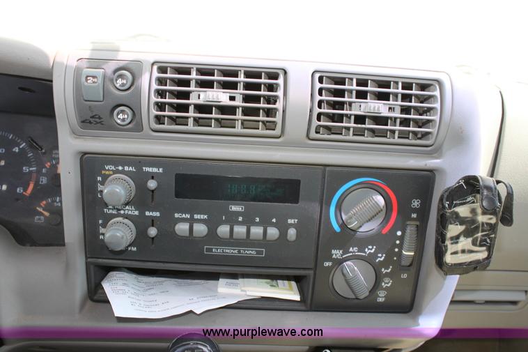 image for item D5123 1997 GMC Jimmy SL SUV