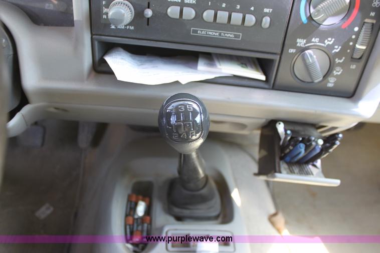 image for item D5123 1997 GMC Jimmy SL SUV