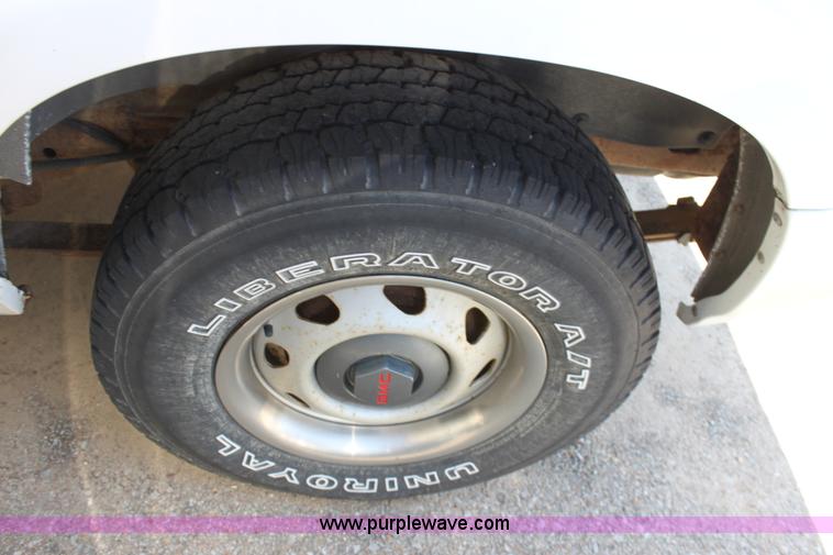 image for item D5123 1997 GMC Jimmy SL SUV