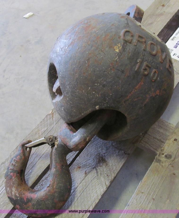 image for item F4521 Assorted hooks