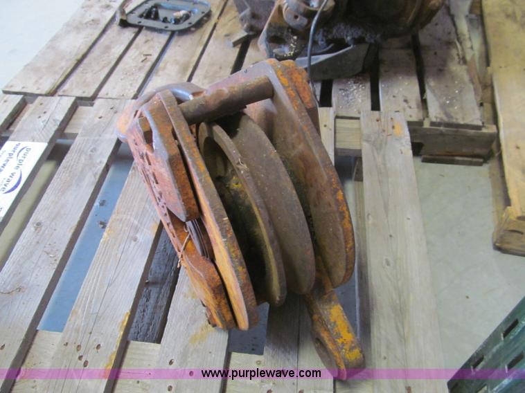 image for item F4521 Assorted hooks