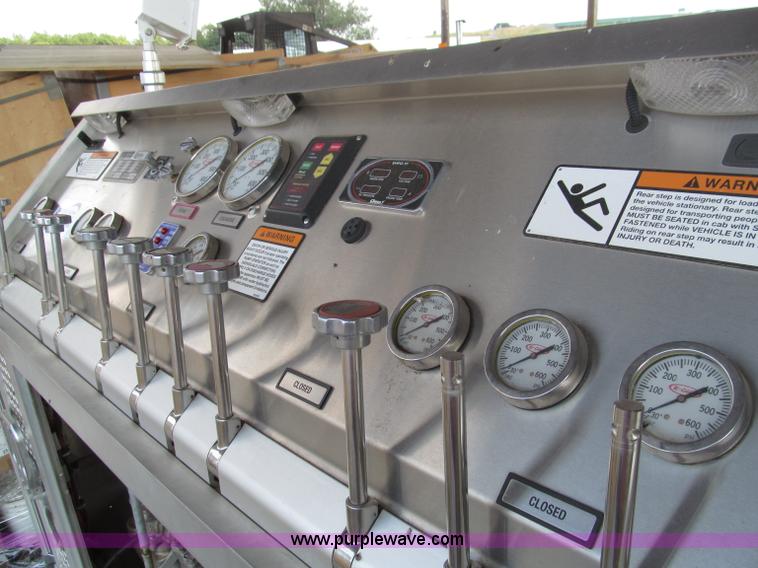 image for item F4526 2006 Hale pump with controls