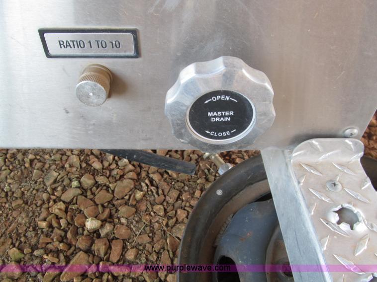 image for item F4526 2006 Hale pump with controls