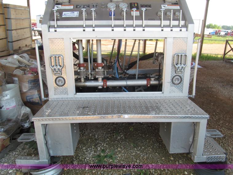 image for item F4526 2006 Hale pump with controls