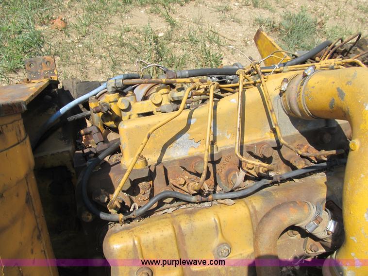 image for item K9332 International DT466 diesel engine