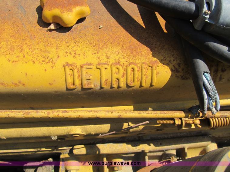 image for item K9333 Detroit 671 diesel engine