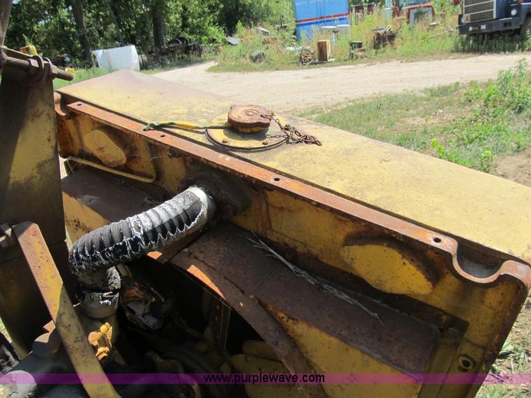 image for item K9333 Detroit 671 diesel engine