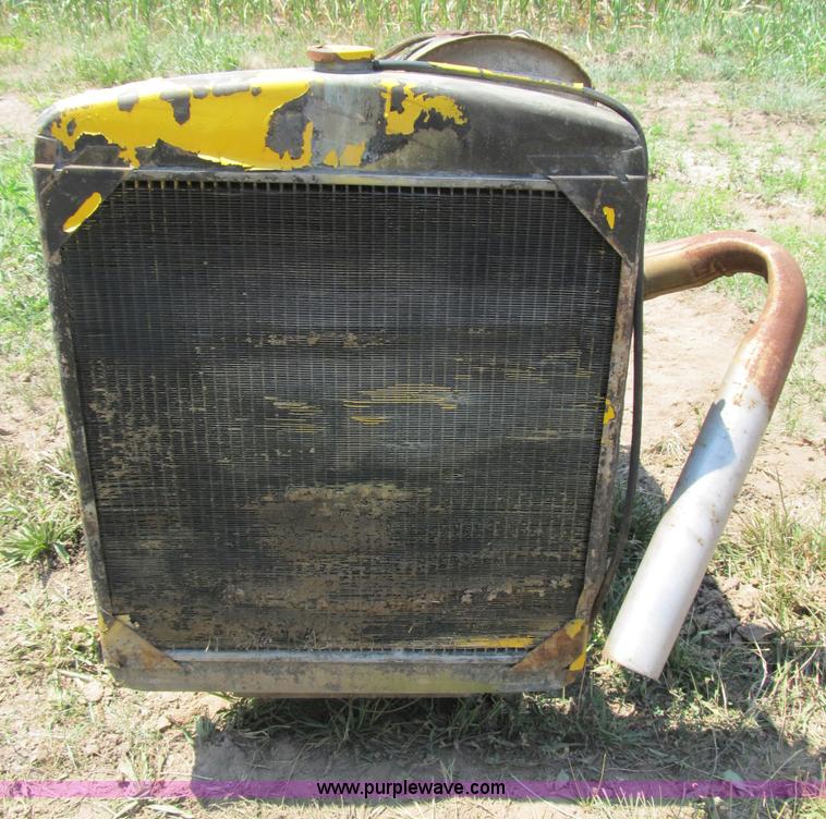 image for item K9334 Detroit 353 diesel engine