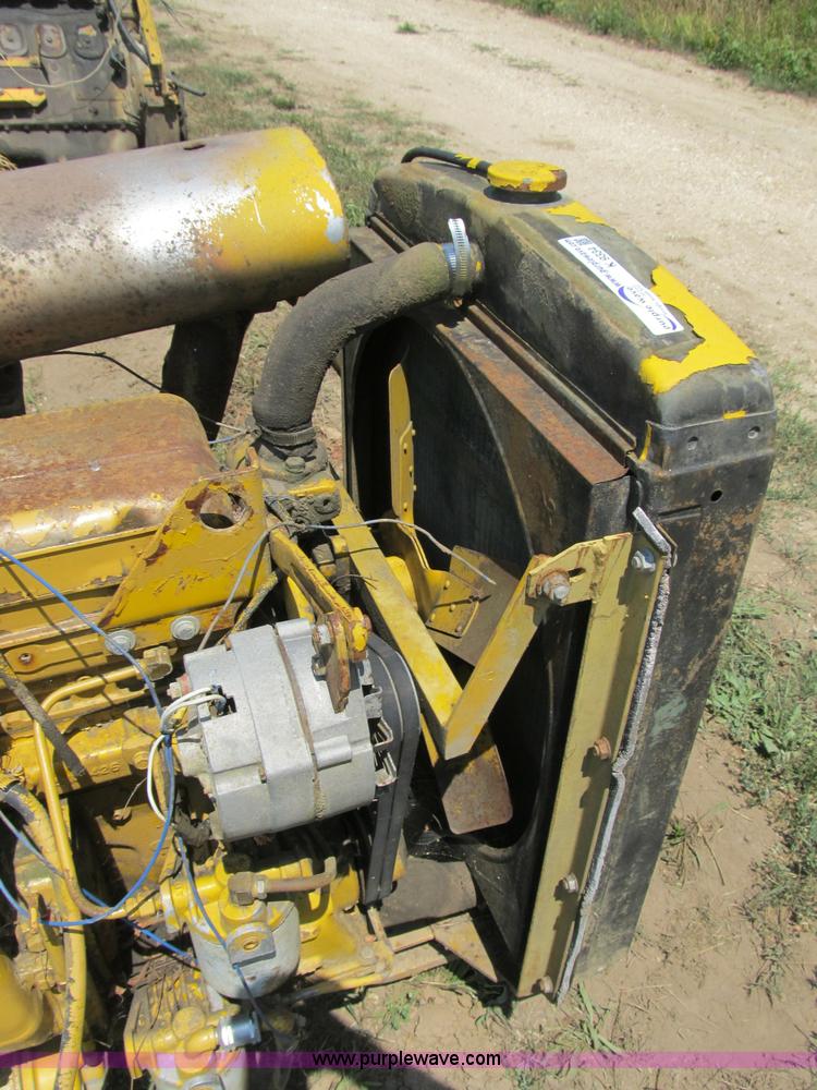 image for item K9334 Detroit 353 diesel engine