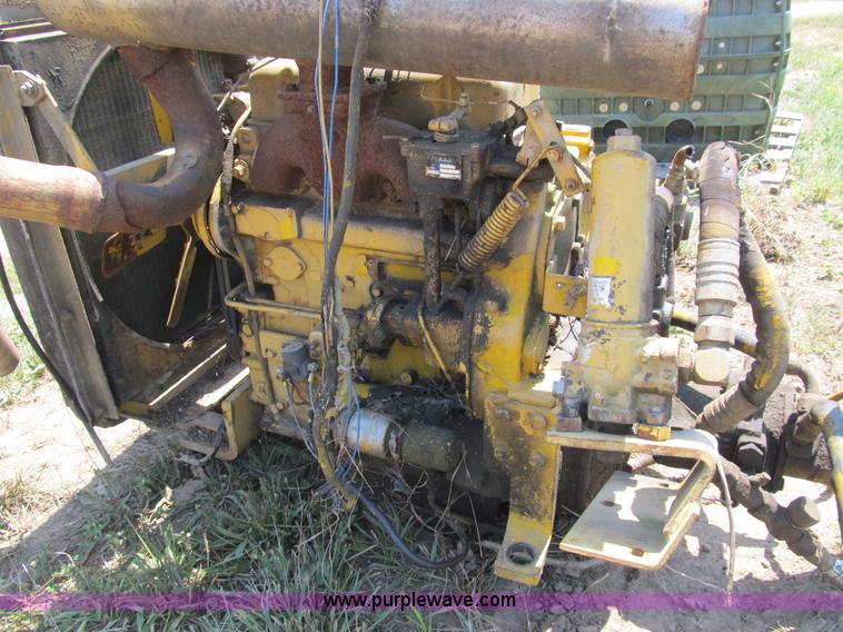 image for item K9334 Detroit 353 diesel engine