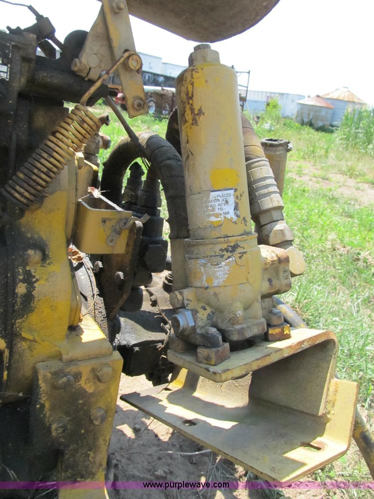 image for item K9334 Detroit 353 diesel engine