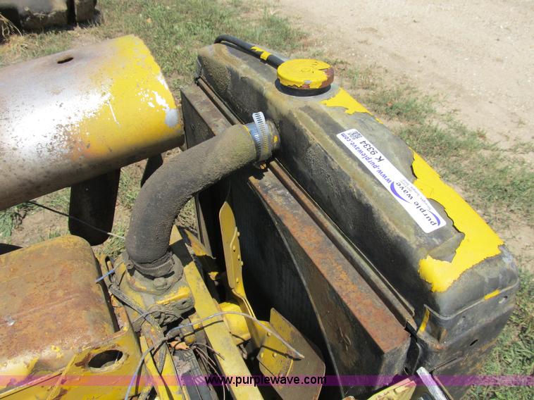 image for item K9334 Detroit 353 diesel engine