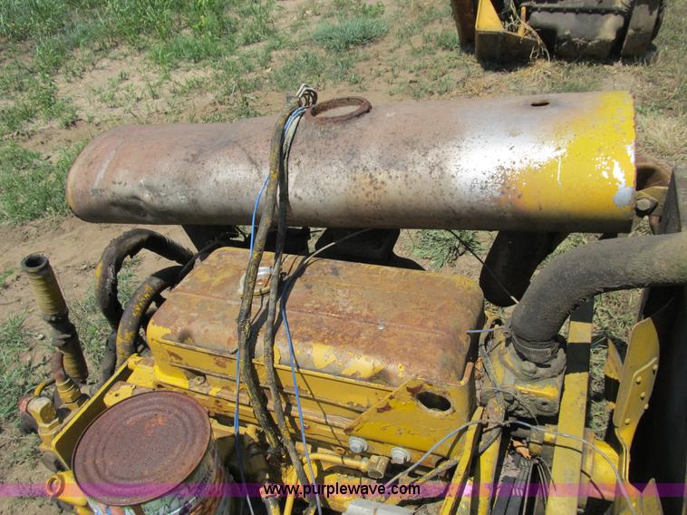 image for item K9334 Detroit 353 diesel engine