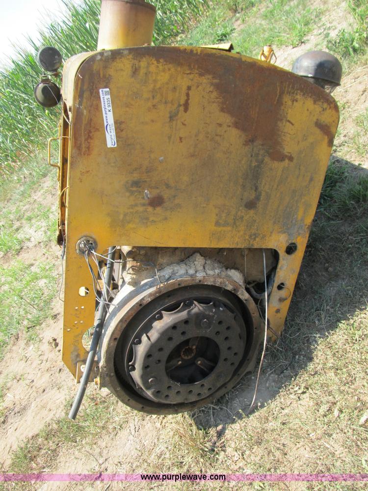 image for item K9335 Detroit 371 diesel engine