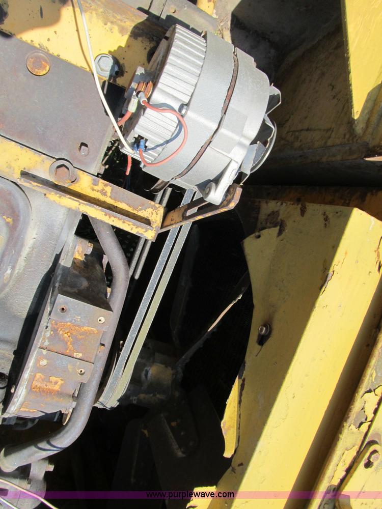 image for item K9335 Detroit 371 diesel engine