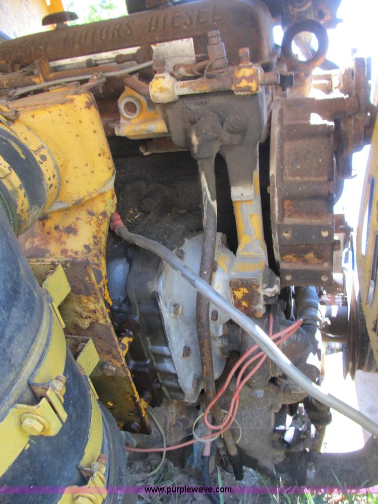 image for item K9335 Detroit 371 diesel engine