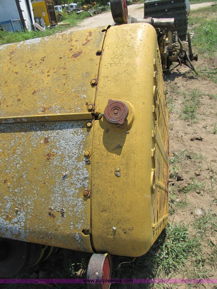 image for item K9335 Detroit 371 diesel engine