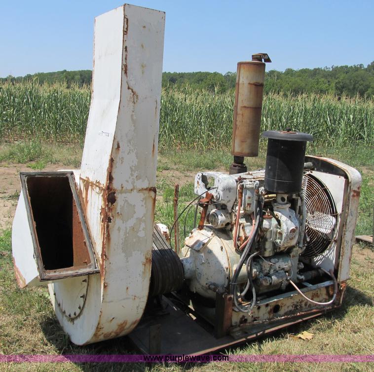 image for item K9336 Detroit 371 diesel engine