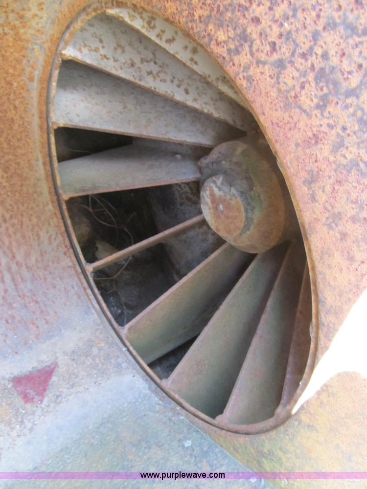 image for item K9336 Detroit 371 diesel engine