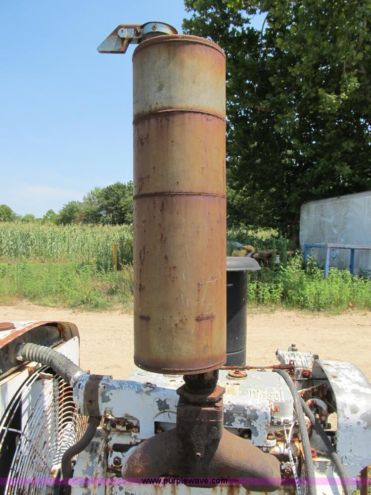 image for item K9336 Detroit 371 diesel engine