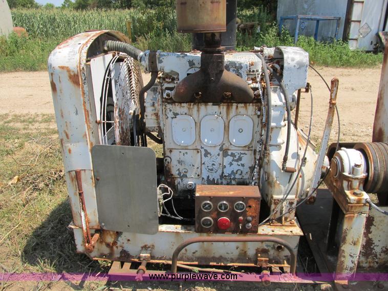 image for item K9336 Detroit 371 diesel engine