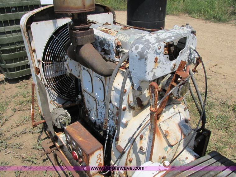 image for item K9336 Detroit 371 diesel engine