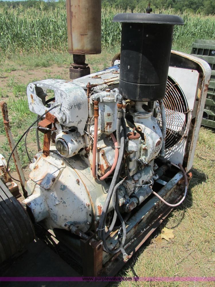image for item K9336 Detroit 371 diesel engine