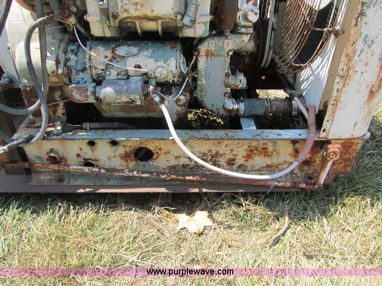 image for item K9336 Detroit 371 diesel engine