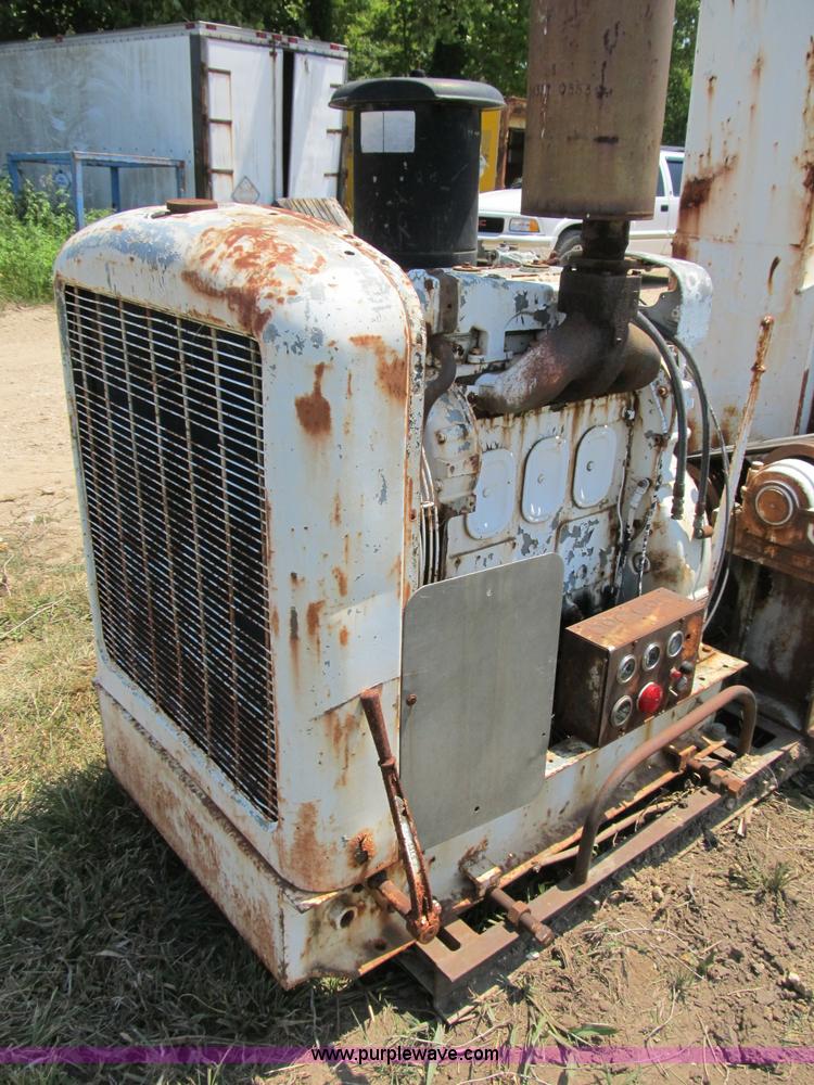 image for item K9336 Detroit 371 diesel engine