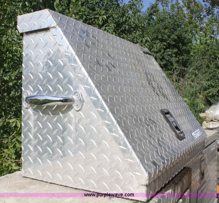 image for item K9799 Montezuma aluminum tread plate toolbox