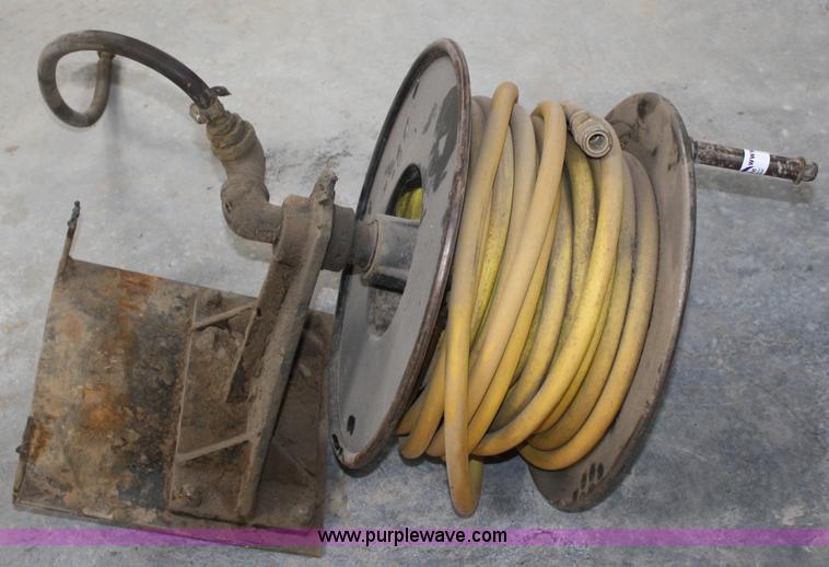 image for item L9454 Air hose and reel